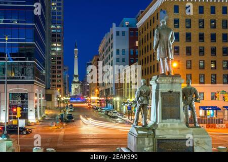 Downtown Indianapolis Skyline bei Dämmerung Stockfoto