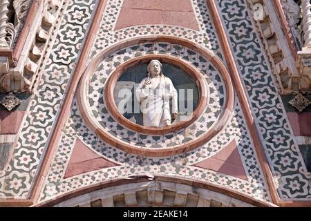 Christus gibt ein Segen, Portal der Cattedrale di Santa Maria del Fiore (Kathedrale der Heiligen Maria der Blume), Florenz, Italien Stockfoto