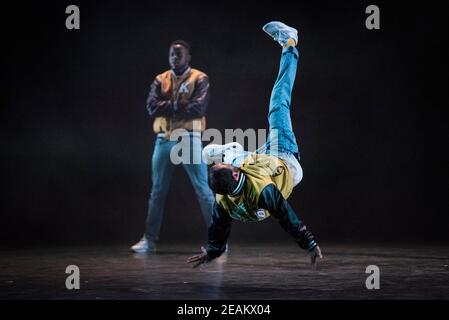 Yeah Yellow Perform Yeah Yellow Sunshine als Teil von Sampled in Sadler's Wells, London. Stockfoto