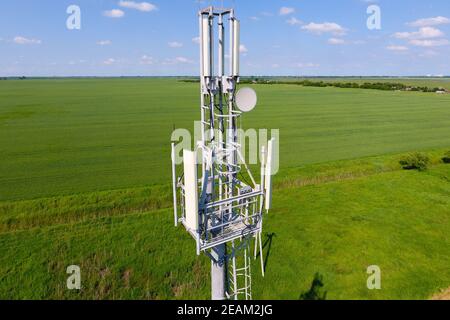Funkmast. Ausrüstung für den Relay von Mobilfunk und mobile Signal Stockfoto