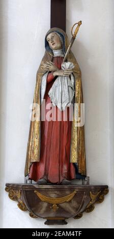 Jungfrau Maria unter dem Kreuz, Basilika St. Vitus in Ellwangen, Deutschland Stockfoto