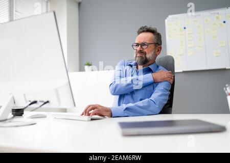 Altern Senior Schulterschmerzen Und Ache Stockfoto