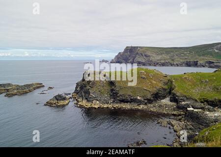 Irlands Küsten Klippen zwischen Glencolumbkill und Malin Beg Stockfoto