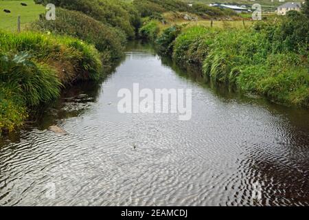 Clapper Bridge über Carrownisky River Ireland County Mayo Killeen Bunlahinch Stockfoto