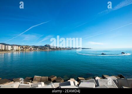 Panoramablick auf den Strand von La Malagueta an der Costa del Sol Stockfoto