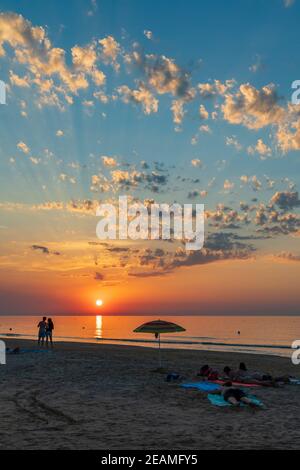 Sonnenuntergang in Rodi Garganico, Nationalpark Gargano, Apulien, Italien Stockfoto