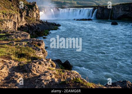 Blick auf Godafoss, einen der schönsten Wasserfälle Islands Stockfoto