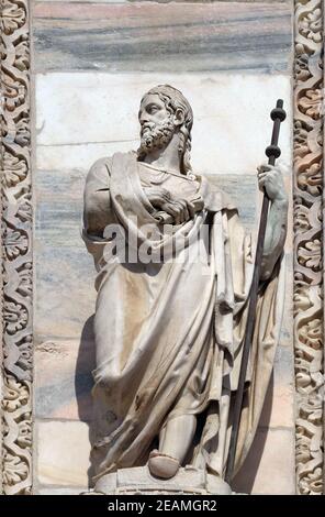 Apostel, Statue auf der Fassade der Mailänder Dom, Duomo di Santa Maria Nascente, Mailand, Lombardei, Italien Stockfoto