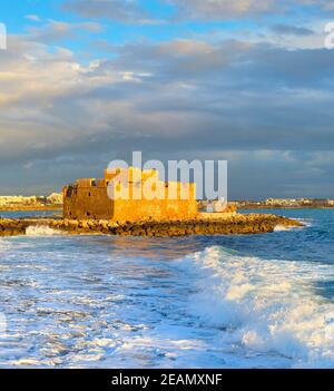 Paphos Harbour Castle, Seestruine, Zypern Stockfoto