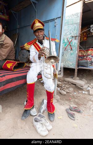 Bikaner Indien Porträt des Musikers in Band Uniform Stockfoto