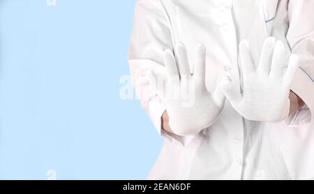 Doktor Hand macht ein Stoppschild. Stockfoto