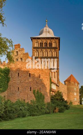 Burgtor, mittelalterlicher Turm, in Lübeck in Schleswig-Holstein, Deutschland Stockfoto