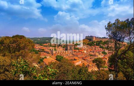 Weite Panoramasicht auf die Altstadt von Avignon, Frankreich Stockfoto