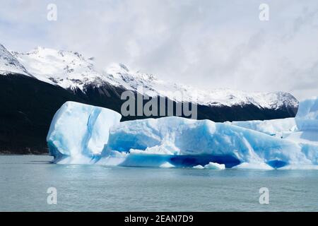 Navigation auf dem Argentino See, Patagonien Landschaft, Argentinien Stockfoto