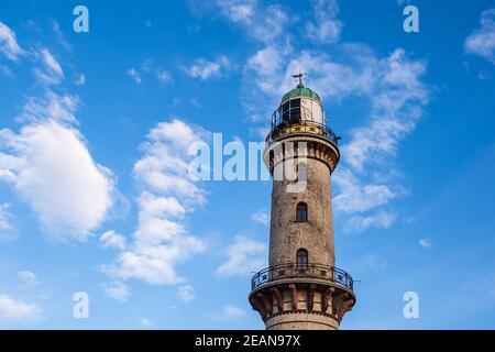 Blick auf den Leuchtturm in Warnemünde, Deutschland Stockfoto