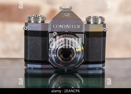 Zeiss Ikon Contaflex 1950s - alte Vintage-Filmkamera Stockfoto