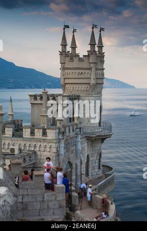 Die Schwalbennest-Burg thront auf Aurora Clff, Jalta, Krim, Ukraine, Europa Stockfoto