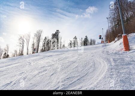 Skipiste auf dem Berg Jaworzyna Krynicka in Polen Stockfoto