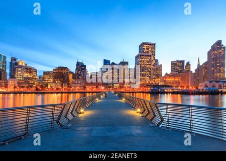 San Francisco Blick vom Pier 14 Stockfoto