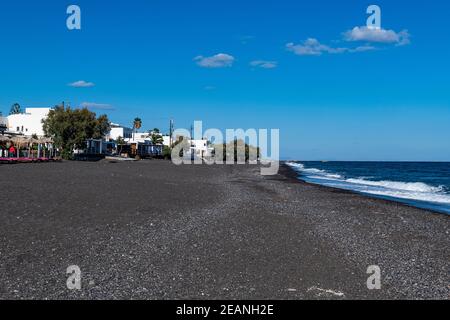 Kamari Strand , Kamari, Santorini, Kykladen, Griechische Inseln, Griechenland, Europa Stockfoto