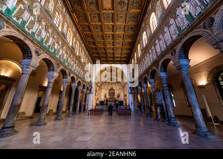 Mosaiken in der Basilica di Sant'Apollinare Nuovo, UNESCO-Weltkulturerbe, Ravenna, Emilia-Romagna, Italien, Europa Stockfoto