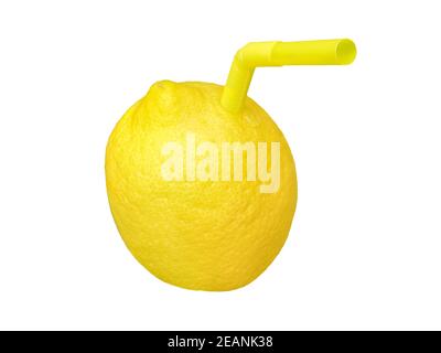 Vitamin C erfrischender Cocktail oder Detox Zitrone als Getränk im Glas mit Stroh. Detox Saft Zitrone mit Trinkhalm isoliert auf weißem Hintergrund oder Stockfoto