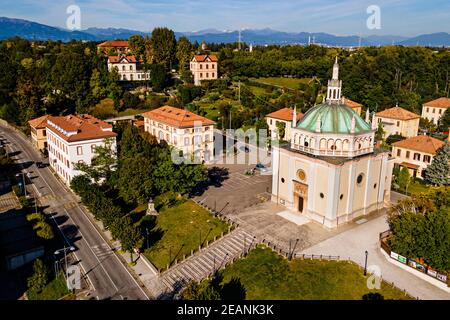 Luftbild der Firmenstadt Crespi d'Adda, UNESCO-Weltkulturerbe, Lombardei, Italien, Europa Stockfoto