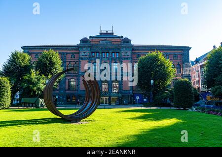 Severud Denkmal vor dem Kode 1 Museum, Bergen, Norwegen, Skandinavien, Europa Stockfoto