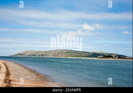 Die Great Orme über den Fluss Conwy von der Baken in der Nähe von Conwy Quay Marina Conwy Snowdonia North Wales Stockfoto