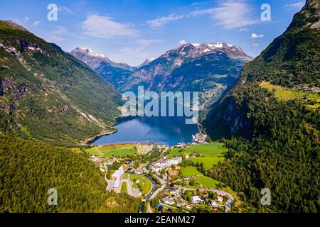 Blick über den Geirangerfjord, UNESCO Weltkulturerbe, Sunnmore, Norwegen, Skandinavien, Europa Stockfoto