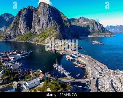 Luftbild von reine und Reinefjord, Lofoten, Nordland, Norwegen, Skandinavien, Europa Stockfoto