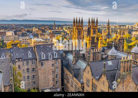 Blick auf die Skyline von Edinburgh von Camera Obscura, Altstadt, Edinburgh, Schottland, Großbritannien, Europa Stockfoto