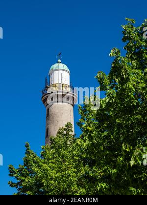 Blick auf den Leuchtturm in Warnemünde, Deutschland Stockfoto