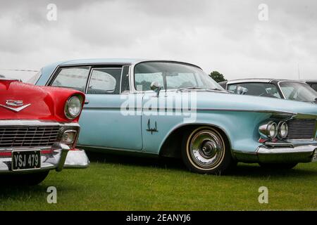 Imperial und Chevrolet Autos auf einer Oldtimer-Messe, Großbritannien Stockfoto