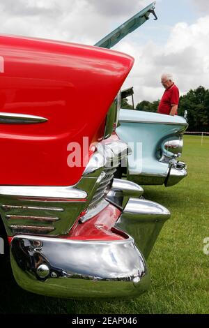 Nahaufnahme des roten Chevrolet-Stoßfängers auf einer Oldtimer-Show in Großbritannien Stockfoto