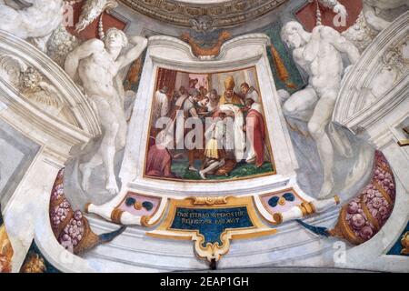 Episoden aus dem Leben von Cosimo I. de' Medici Fresko von Bernardino Poccetti Ospedale degli Innocenti - Außen Arcade, Florenz, Italien Stockfoto