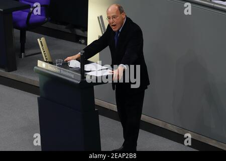 Berlin, Deutschland. Februar 2021, 10th. Gregor Gysi. Deutscher Politiker. Dezember 1989 bis Januar 1993 Vorsitzender der PDS; 1990 Vorsitzender der PDS-Fraktion in der Volkskammer.Bundestagsabgeordneter von 1990 bis 2002 und seit 2005; 1990 bis 2000 und 2005 bis 2015 Vorsitzender der Fraktion die Linke. Quelle: Jürgen Nowak/Alamy Live News Stockfoto