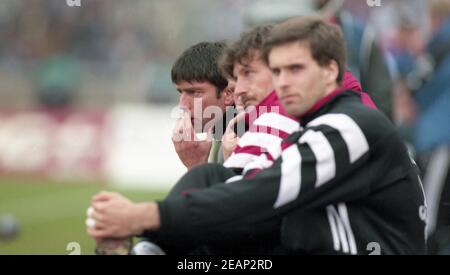 Berlin, Deutschland. 05th Jan, 2021. firo: 28.03.1998 Fuvuball: Fußball: Archivfotos 28.Spieltag 1st Bundesliga-Saison 1997/1998 Hertha BSC Berlin - VfB Stuttgart 3: 0 Joachim Lv? w Coach, VfB-Links Quelle: dpa/Alamy Live News Stockfoto