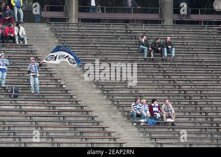 Berlin, Deutschland. 05th Jan, 2021. firo: 28.03.1998 Fuvuball: Fußball: Archivfotos 28.Spieltag 1st Bundesliga-Saison 1997/1998 Hertha BSC Berlin - VfB Stuttgart 3: 0 Hertha-Fans im leeren Fanblock im alten Olympiastadion Quelle: dpa/Alamy Live News Stockfoto