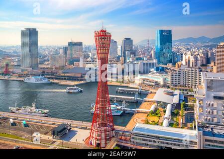 Skyline und Hafen von Kobe in Japan Stockfoto