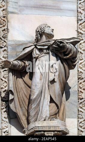 Apostel, Statue auf der Fassade der Mailänder Dom, Duomo di Santa Maria Nascente, Mailand, Lombardei, Italien Stockfoto