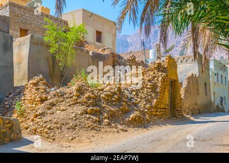 Blick auf ein Dorf im wadi tiwi im Oman. Stockfoto