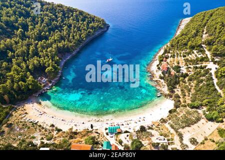 Korcula. Luftaufnahme des Strandes der Insel Korcula in der Bucht Pupnatska Luka Stockfoto