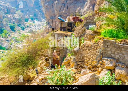 Blick auf ein Dorf im wadi tiwi im Oman. Stockfoto