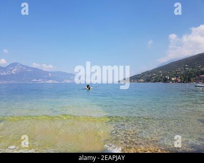 Badebucht, Torri del Benaco, Gardasee Stockfoto