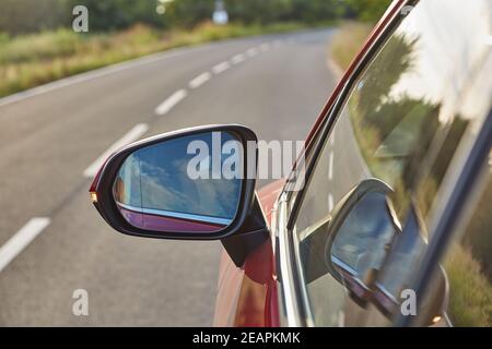 Seitenspiegel des Fahrzeugs Stockfoto