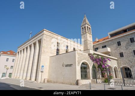 Split, Kroatien - 14. Aug 2020: Blick nach oben auf das Kloster unserer Lieben Frau von Gesundheit Stockfoto