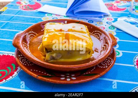 francesinha - ein typisch portugiesisches Gericht mit viel Fleisch Stockfoto