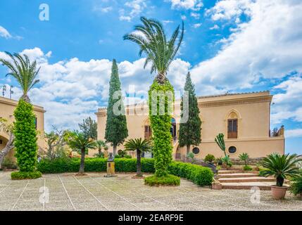 Blick auf die Villa Aurea im Tal der Tempel bei Agrigento in Sizilien, Italien Stockfoto