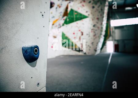 Klettergriffe mit Kreide Stockfoto